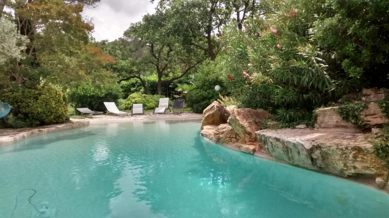 Bed and Breakfast La Bousquatiere Piolenc Exterior foto