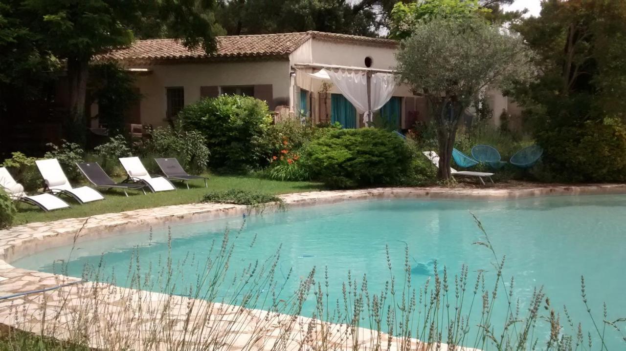 Bed and Breakfast La Bousquatiere Piolenc Exterior foto